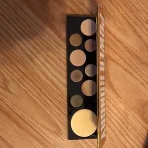 MAC Power Hungry Eyeshadow+ Highlighter Palette